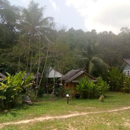 Baan Kon Kan Resort Ko Kut Exterior photo