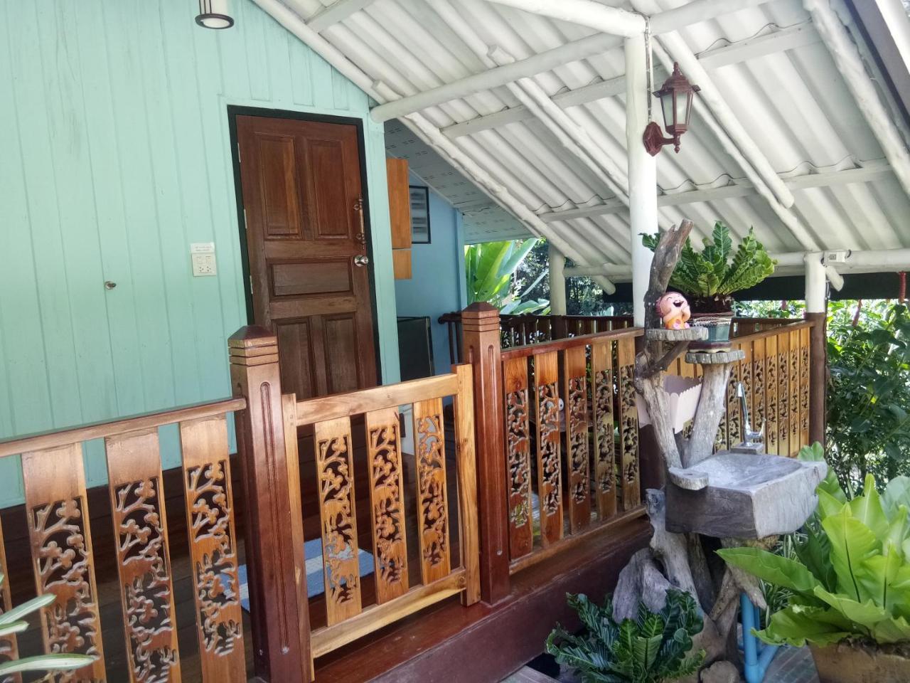 Baan Kon Kan Resort Ko Kut Exterior photo